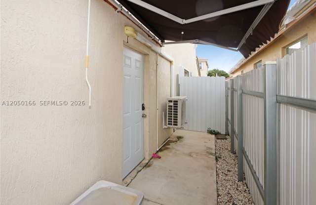 23945 SW 108th Pl Gallery 3