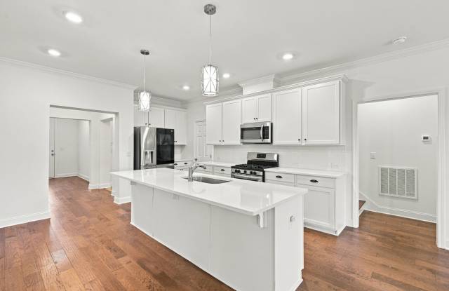 Beautiful Move-In Ready Home with Stunning Views, Private Backyard & Spacious 4th Bedroom Suite Gallery 3