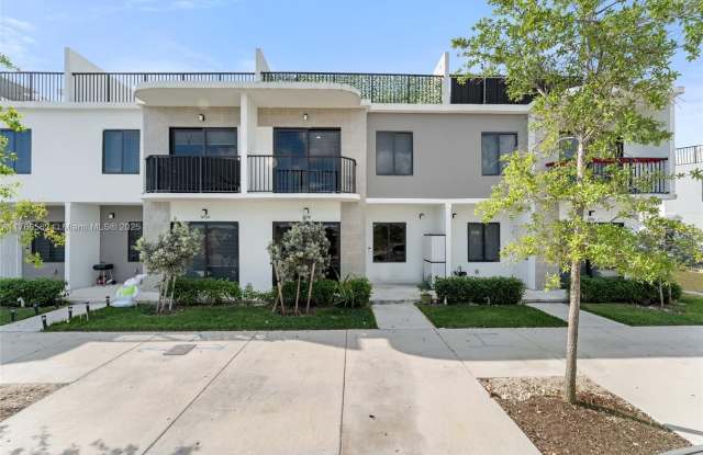 14590 SW 260th St photos photos
