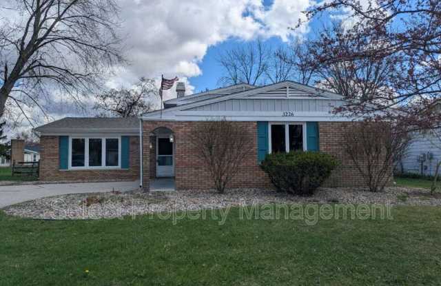 3226 Arrowwood Dr photos photos