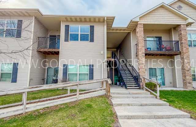 Rent Special: 2-Bedroom, 2-Bath Condo in Ankeny with Detached Garage! photos photos