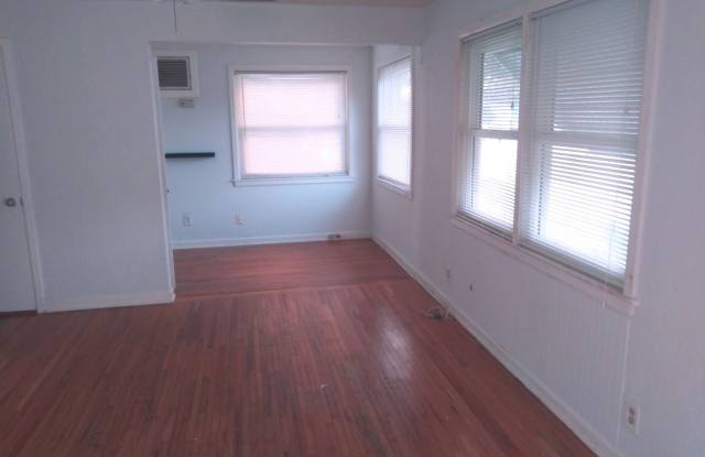 425 30th Ave N. Gallery 3