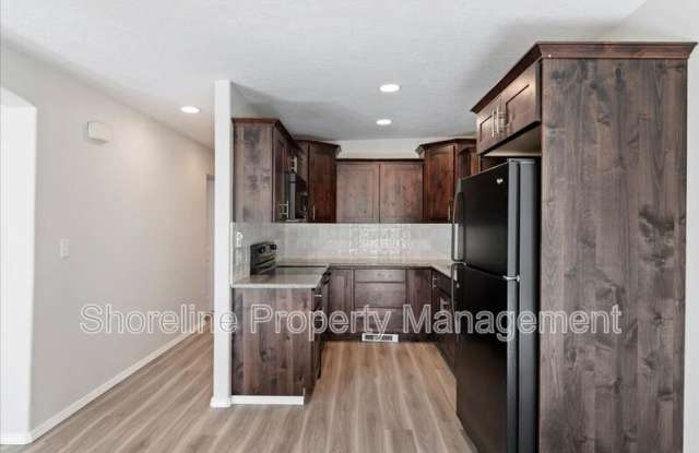 2607 W Lancaster Drive Gallery 3