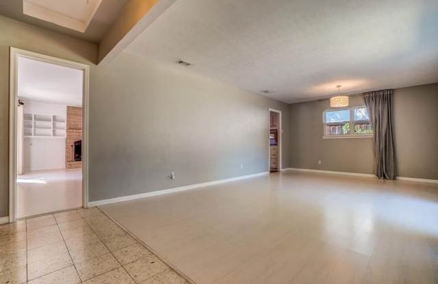 1556 Mapleton Drive Gallery 2