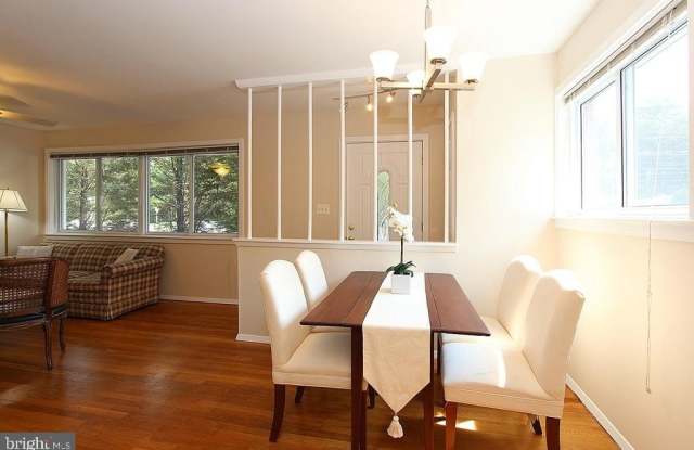 5028 RIVER Road Gallery 4
