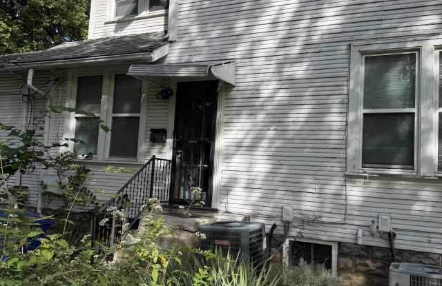 2623 Neil Ave Gallery 1