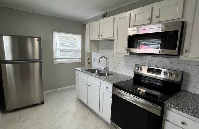 Charming 2-Bedroom Home with Updated Kitchen, Backyard & Garage! Gallery 3