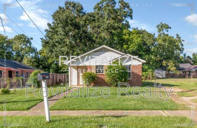 1066 Bernice Hudson Dr Gallery 1