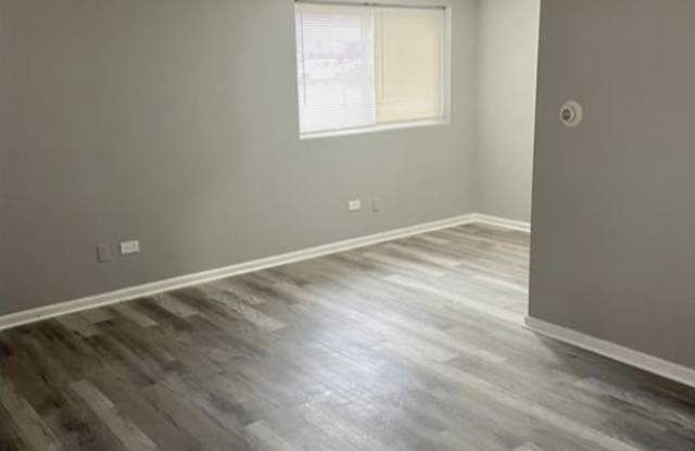 7812 S Troy St photos photos