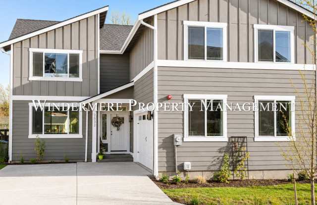 Bright and spacious home close to ferries, PSNS and recreational activities! photos photos