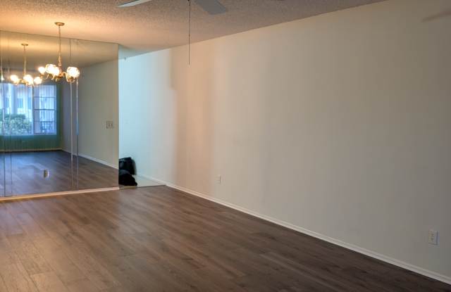 2258 World Parkway Boulevard Gallery 3