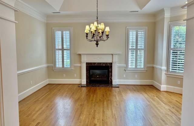 495 EDNAM CIR Gallery 2