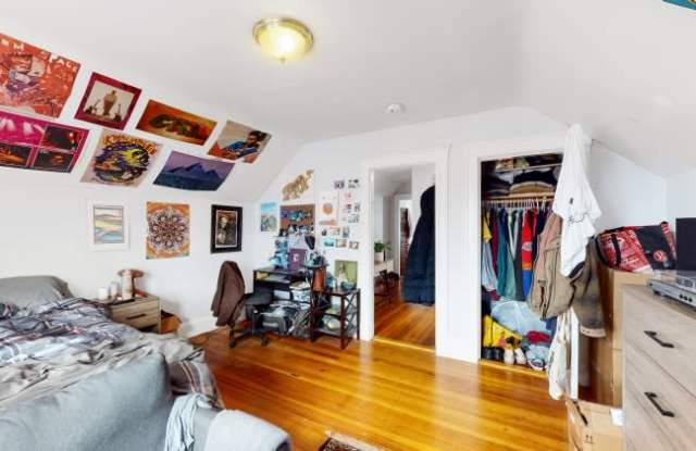 243 Summer St Gallery 3