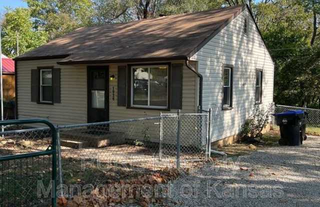 1926 SE Michigan Ave. - 1926 Southeast Michigan Avenue, Topeka, KS 66607