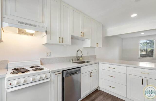 Charming & Fully Updated 2 BR | 1 BA Condo in Novato Gallery 3