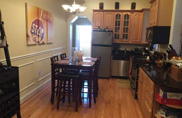 45 R Street, NW #2 Gallery 3