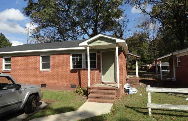 322 Old Shaw Rd. Gallery 1