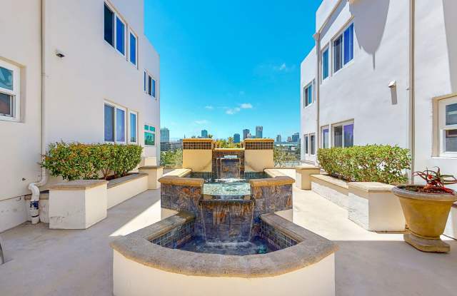 Stunning Condo with Downtown Views – Prime San Diego Location! photos photos