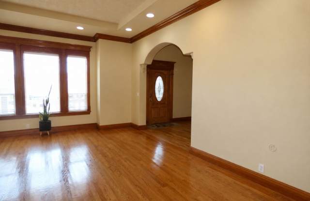 6 bed 2.5 bath home in Northeast Salem Gallery 3