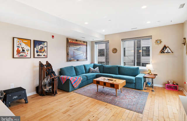 847 N 16TH Street unit: 3 photos photos