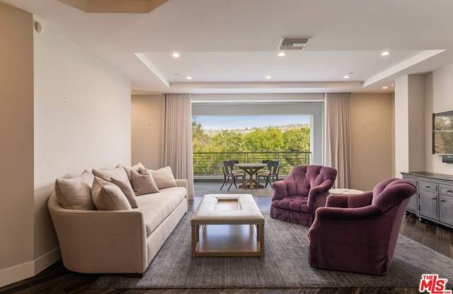 460 N Palm Dr - 460 North Palm Drive, Beverly Hills, CA 90210