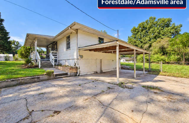 Charming 3BR/1BA Cottage with Spacious Yard Gallery 1