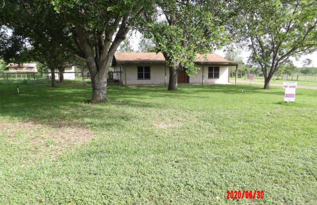 2710 Earls Trail - 2710 Earls Trl, Bee County, TX 78102