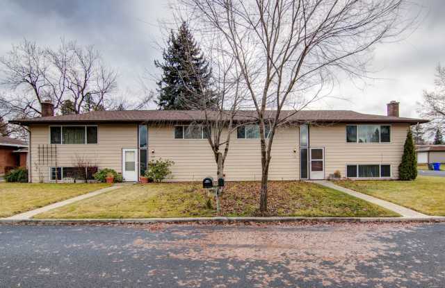 Spacious 3 bedrooms and 2 bathrooms Duplex in Spokane for Rent photos photos