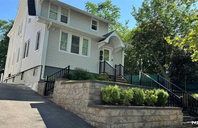 223 Central Avenue SECOND FLOOR photos photos