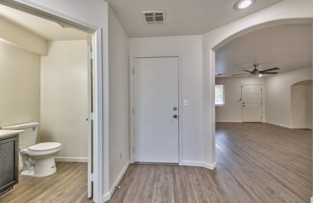 949 Medina De Leon Avenue, Henderson, NV 89015 Gallery 3