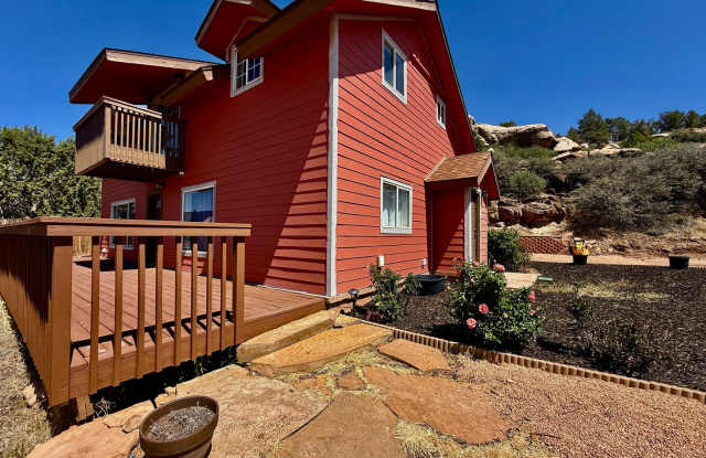 4-BR Home with Horse Privileges in Apple Valley photos photos