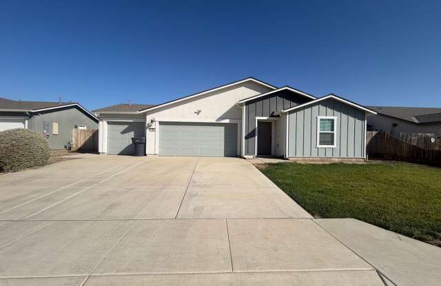 Beautiful home for rent in Tulare! Gallery 1