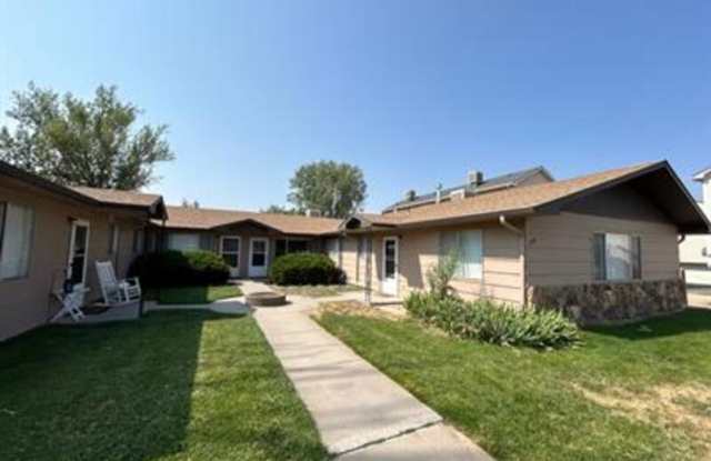 441 Independent Ave - 4 photos photos