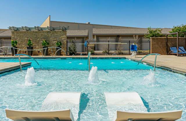 Album Quail Springs - 55+ Senior Living Community Gallery 2