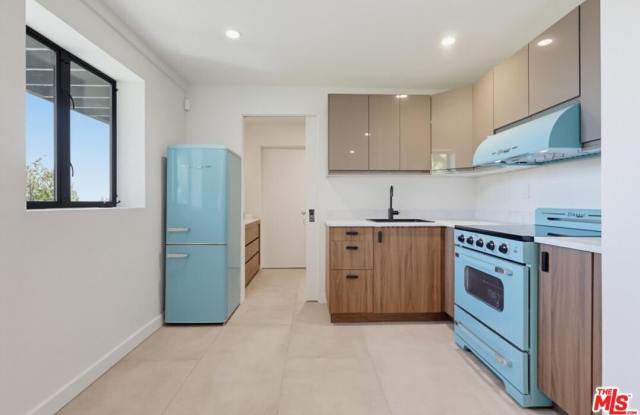 8718 St Ives Dr Gallery 4