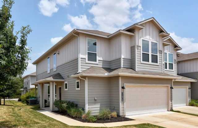 Lovely Modern Home in North East Austin! Gallery 3