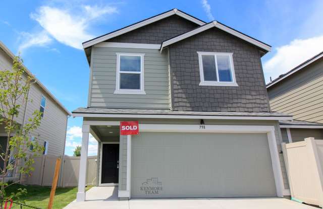 4 Bedroom, 2.5 Bath Home in Kennewick Gallery 1