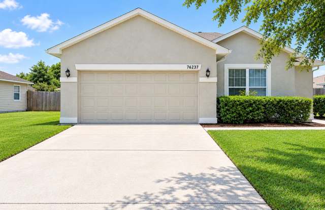 Spacious 4BR/2BA Home in Cartesian Pointe Gallery 1