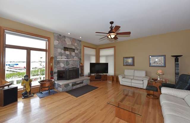 38422 North Columbia Bay Road Gallery 4