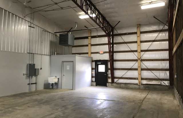 797 West Commercial Avenue - 6 Gallery 4