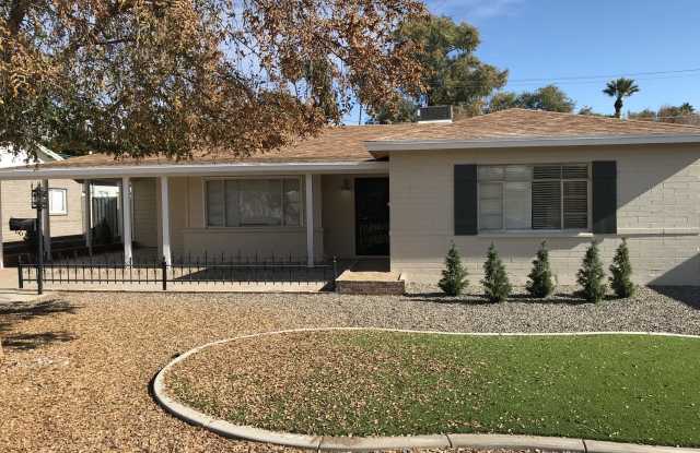 4011 N 44TH Place - 4011 North 44th Place, Phoenix, AZ 85018