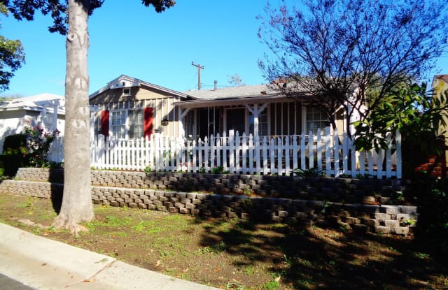 10425 El Rancho Dr - 10425 El Rancho Drive, Whittier, CA 90606