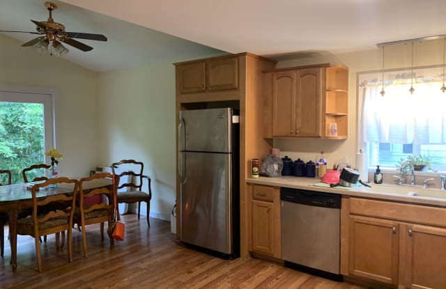 9 Lathrop Street -A photos photos