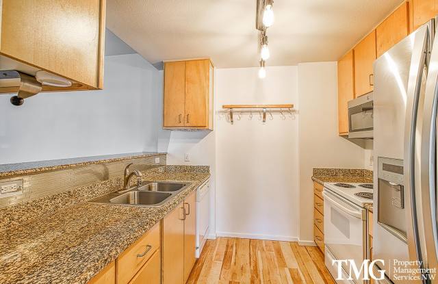 Pet Friendly 2 Bed 2 Bath Condo w/ Pool, Clubhouse and Fitness Center!! photos photos
