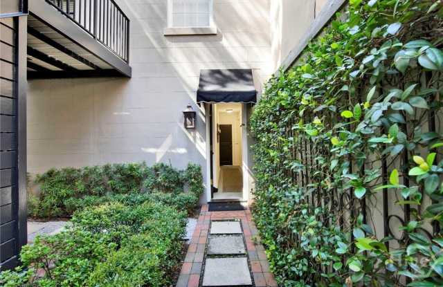 224 E Jones Lane Gallery 2