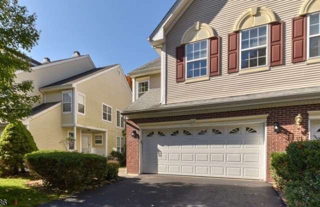 219 Warbler Dr Gallery 1