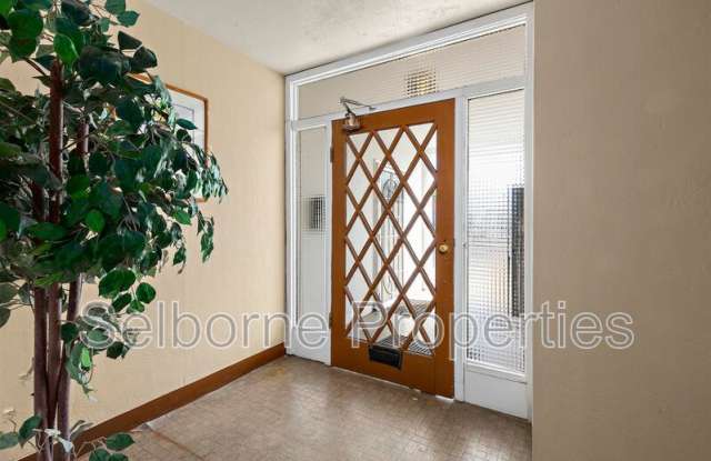369 Colusa Avenue Gallery 2