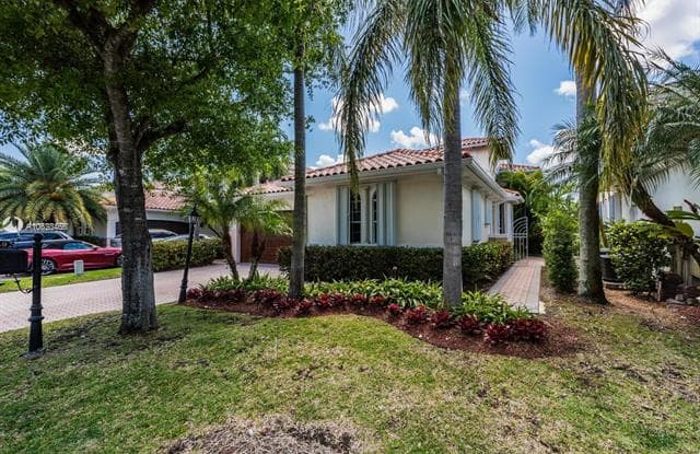 4449 NW 93 - 4449 NW 93rd Doral Ct, Doral, FL 33178