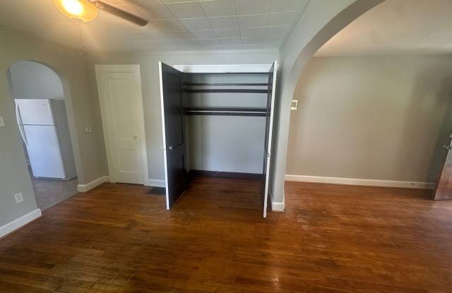 2227 East Riverside Drive Gallery 4