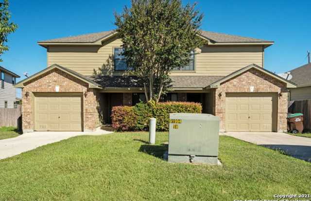 Spacious 3 bedroom 2.5 Bath Duplex in Gated Community photos photos